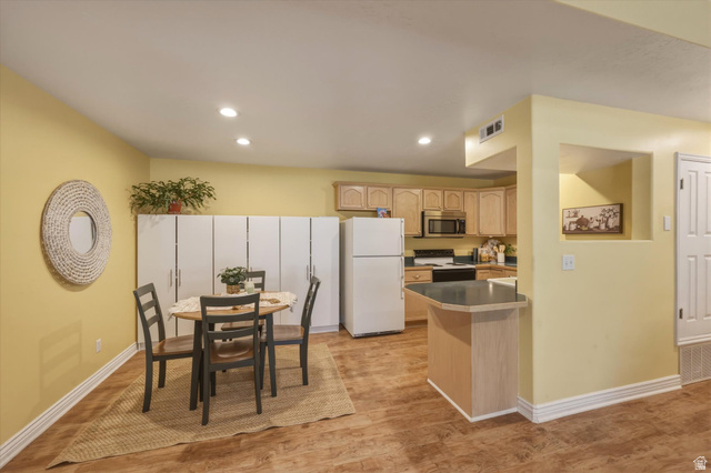 215 South 1050th Street West, Unit 5 Provo, UT 84601 - Photo 3 of 40