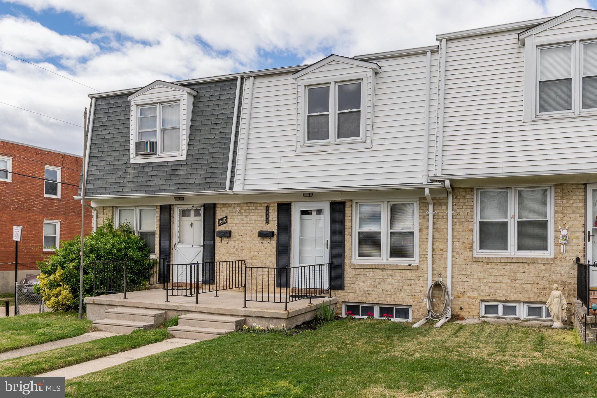 3638 Greenvale Road Baltimore, MD 21229 - Photo 2 of 24 Exterior Front