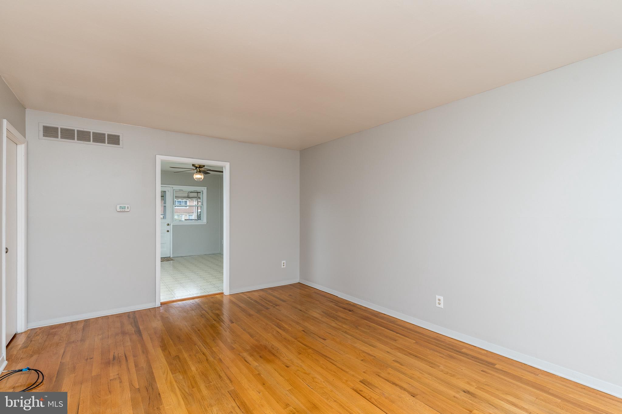3638 Greenvale Road Baltimore, MD 21229 - Photo 5 of 24 Living Room