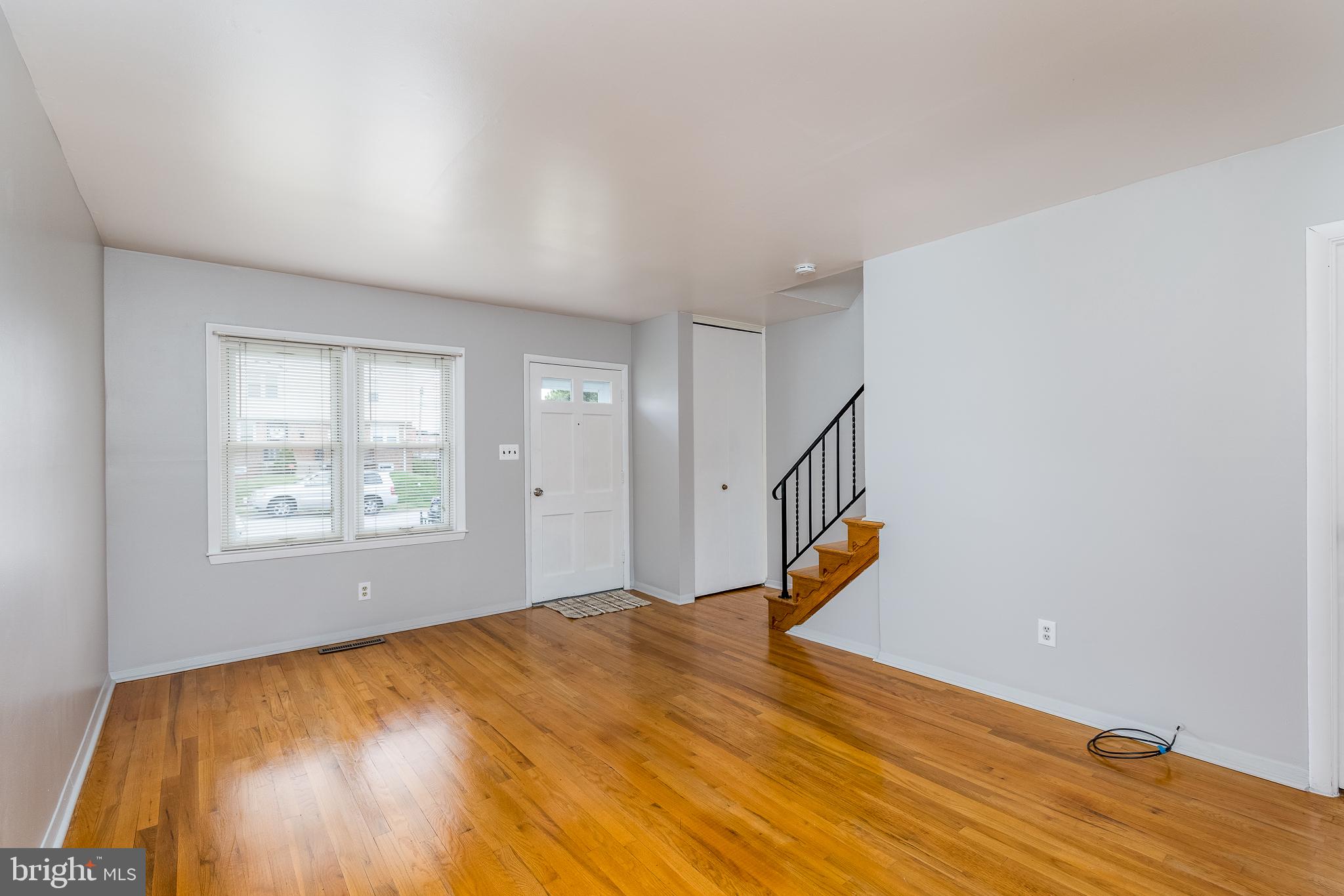 3638 Greenvale Road Baltimore, MD 21229 - Photo 6 of 24 Living Room (alt view)