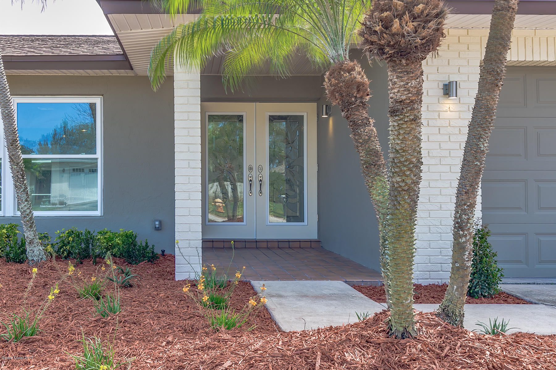 515 Rio Lane Melbourne, FL 32903 - Photo 2 of 15 a front view of a house