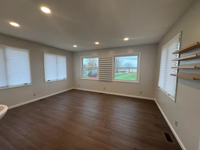 $359,000 | 1206 Meadow Glen Drive, Valparaiso, IN 46383