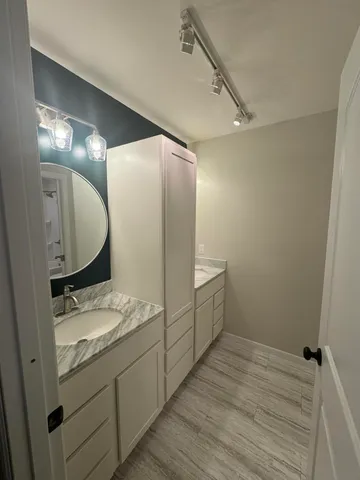 $359,000 | 1206 Meadow Glen Drive, Valparaiso, IN 46383