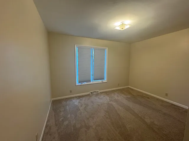 $359,000 | 1206 Meadow Glen Drive, Valparaiso, IN 46383