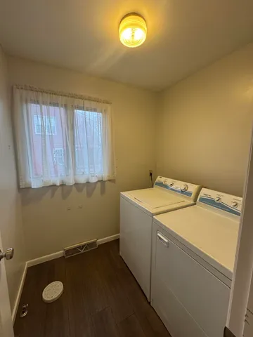 $359,000 | 1206 Meadow Glen Drive, Valparaiso, IN 46383