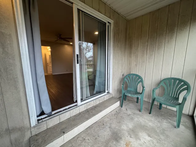 $359,000 | 1206 Meadow Glen Drive, Valparaiso, IN 46383