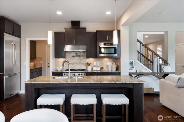 $1,750,000 | 801 3rd Place Northeast, Issaquah, WA 98029