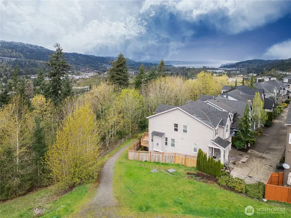 $1,750,000 | 801 3rd Place Northeast, Issaquah, WA 98029