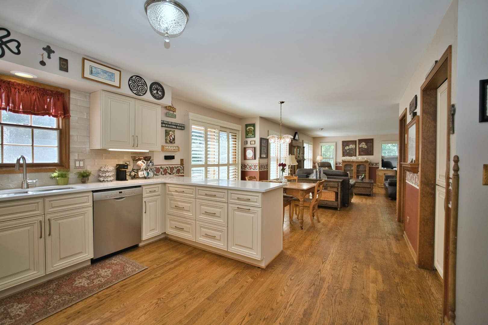 248 Perth Road Cary, IL 60013 - Photo 14 of 47