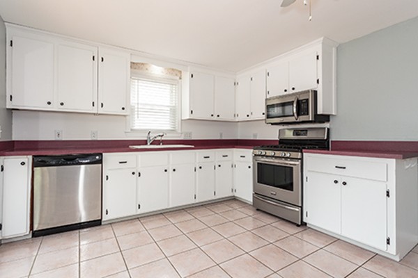 10 Diane Road Peabody, MA 01960 - Photo 6 of 17 Gallery Image 6