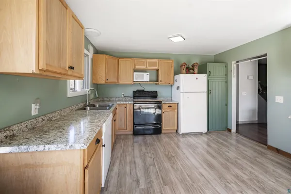 $249,900 | 40139 County Road 251, Cohasset, MN 55721