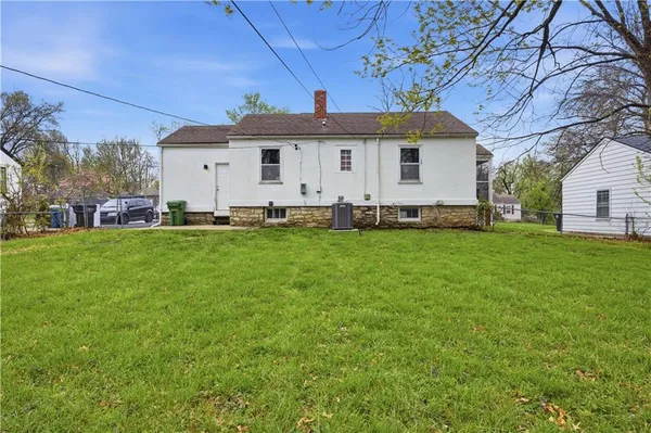 $193,000 | 8920 Rose Lane, Raytown, MO 64133