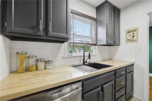 $193,000 | 8920 Rose Lane, Raytown, MO 64133