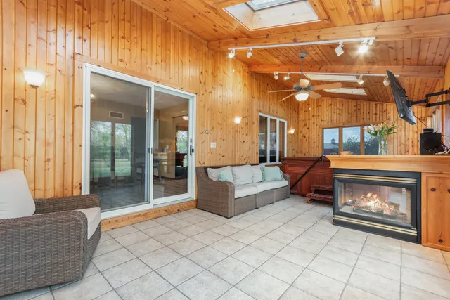 $525,000 | 5180 East McArdle Road, Coal City, IL 60416