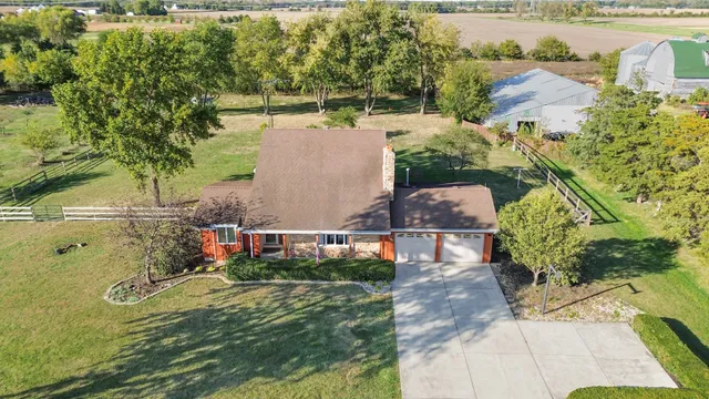 $525,000 | 5180 East McArdle Road, Coal City, IL 60416