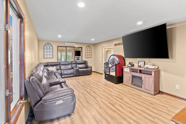 $525,000 | 5180 East McArdle Road, Coal City, IL 60416