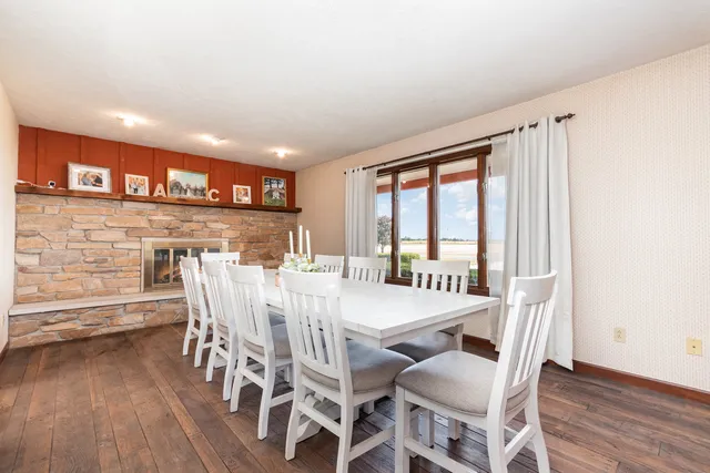 $525,000 | 5180 East McArdle Road, Coal City, IL 60416