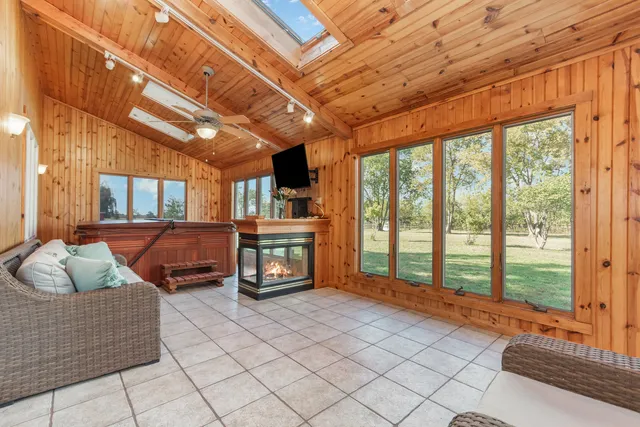 $525,000 | 5180 East McArdle Road, Coal City, IL 60416