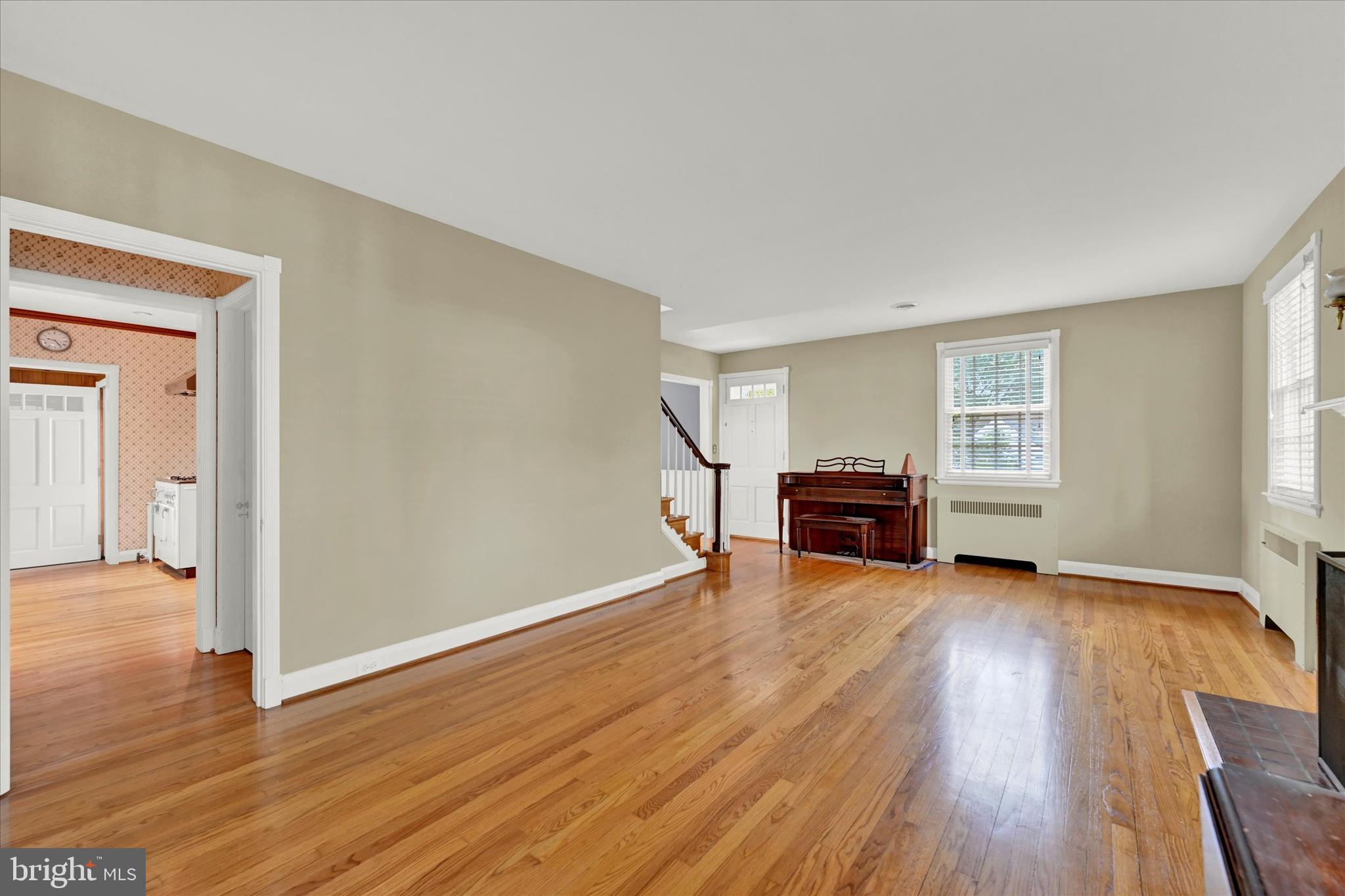 612 Worcester Road Towson, MD 21286 - Photo 5 of 28