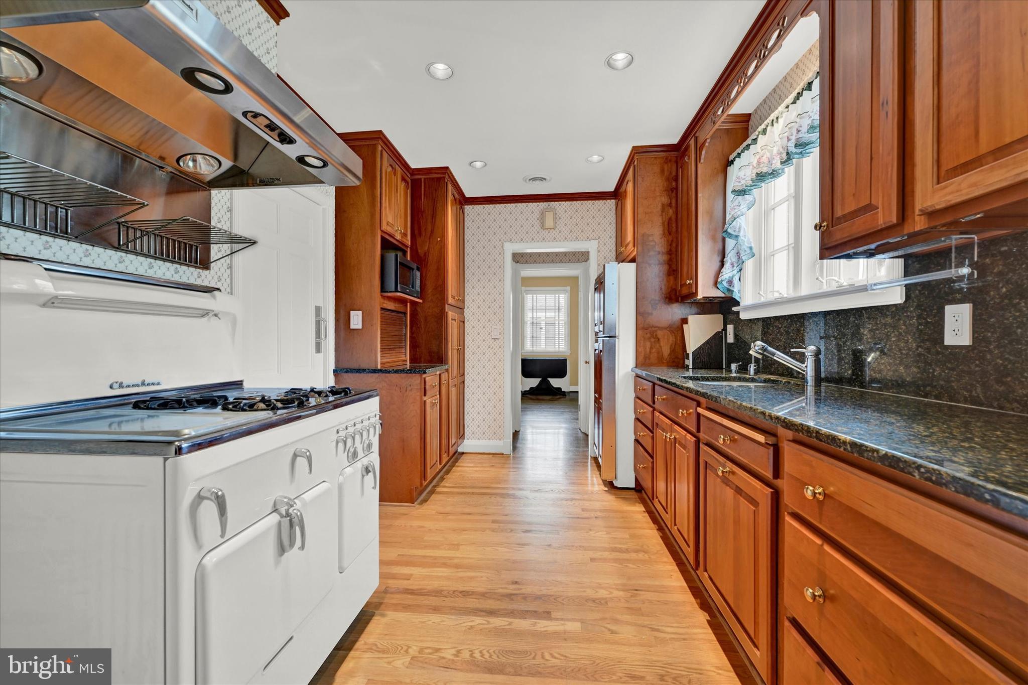 612 Worcester Road Towson, MD 21286 - Photo 10 of 28