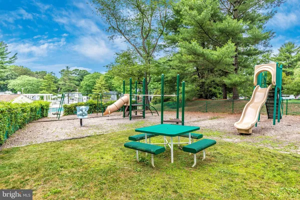 $2,300 | 1600 Hagys Ford Road, Unit 3N, Narberth, PA 19072