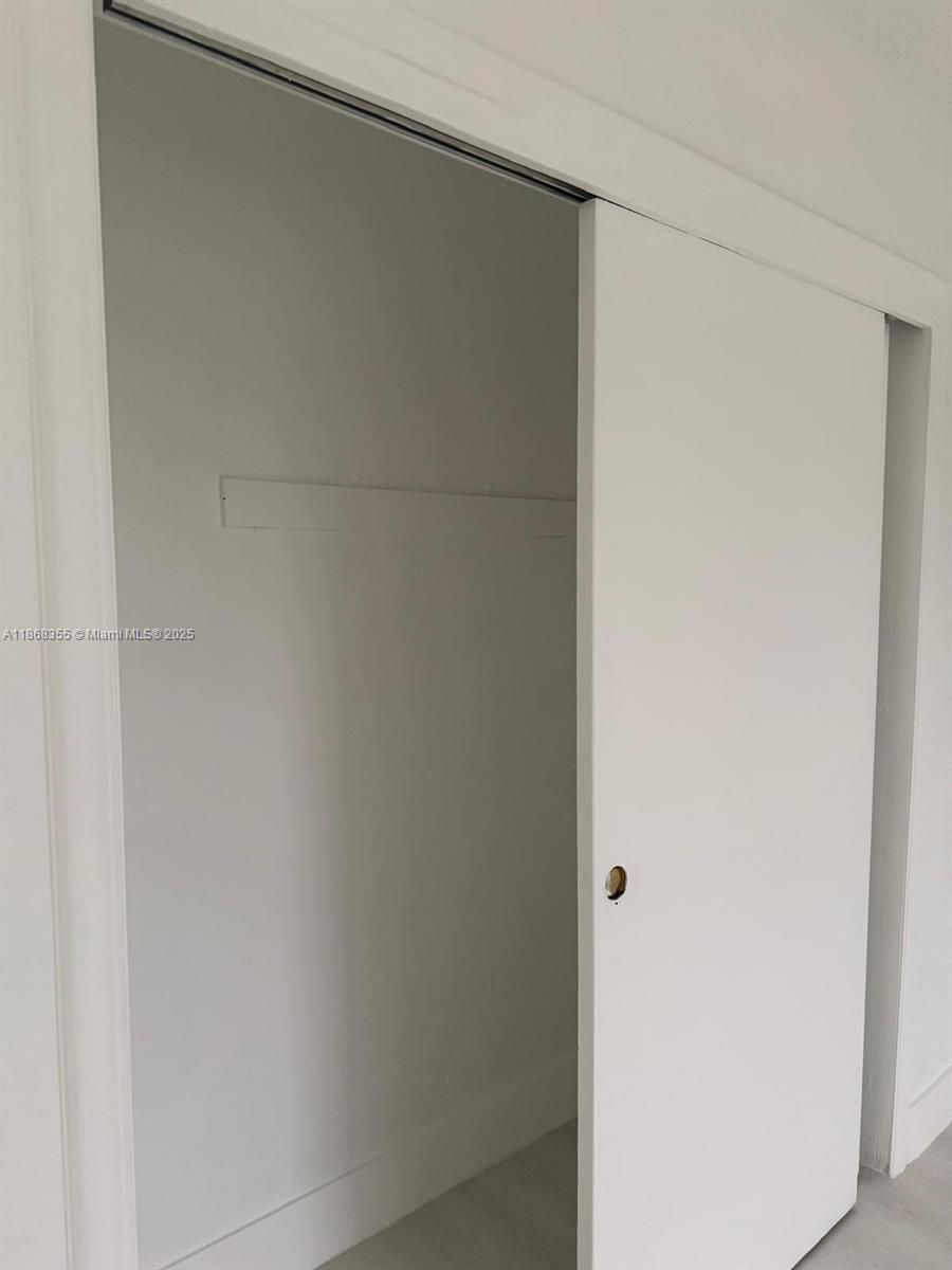 1000 West 28th Street, Unit 15 Hialeah, FL 33010 - Photo 4 of 10 close up of a white marble wall