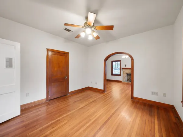 $400,000 | 229 East Cedar Street, Angleton, TX 77515