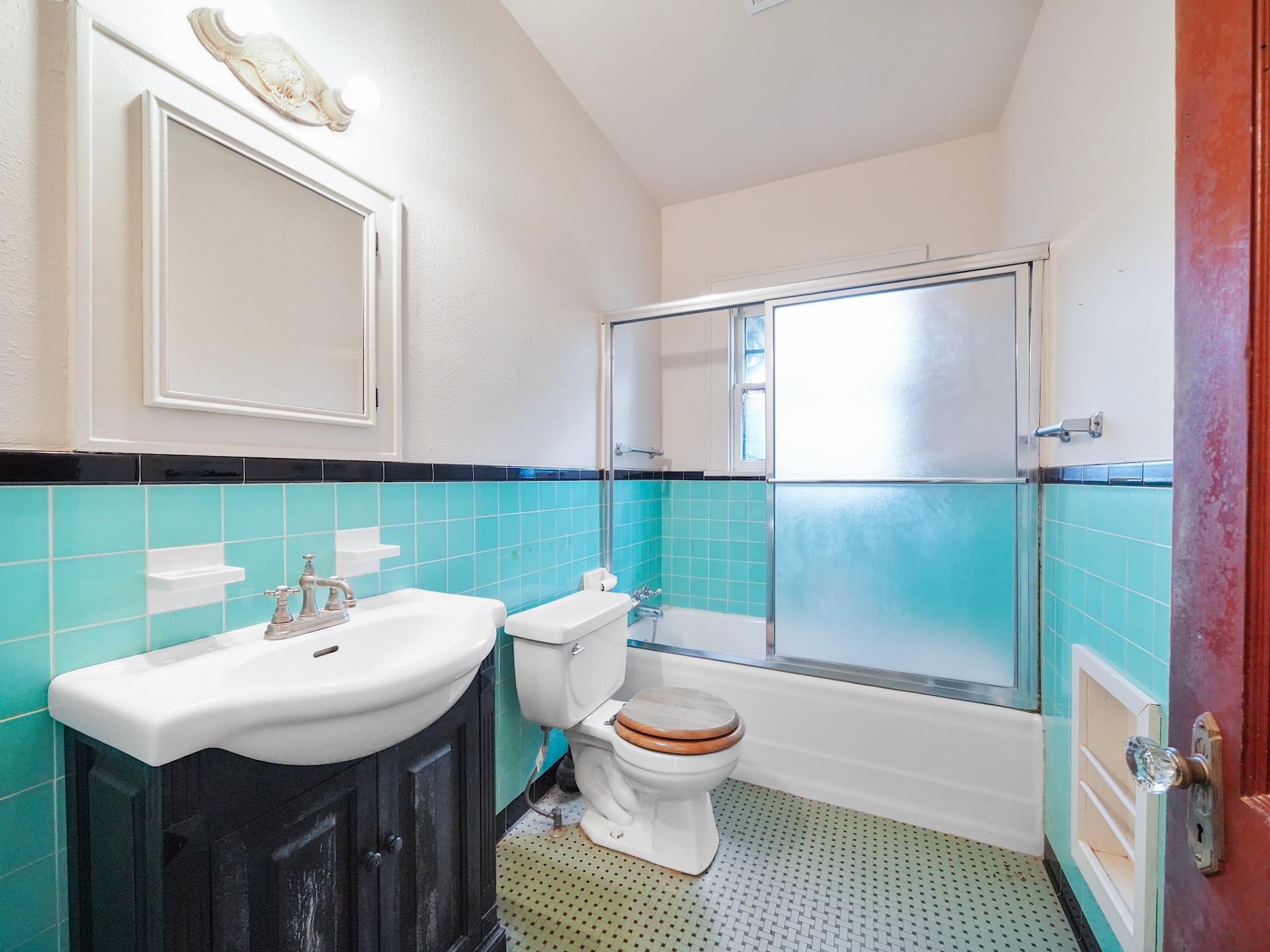 229 East Cedar Street Angleton, TX 77515 - Photo 15 of 25