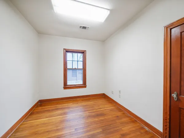 $400,000 | 229 East Cedar Street, Angleton, TX 77515