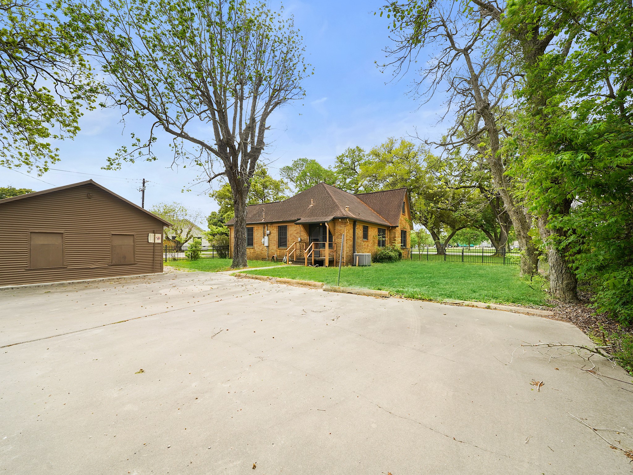 229 East Cedar Street Angleton, TX 77515 - Photo 25 of 25