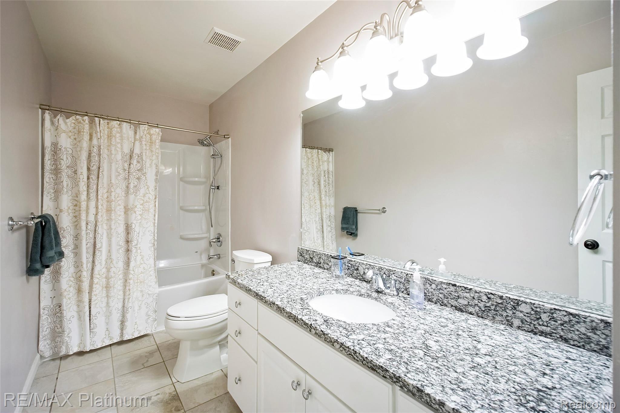 1668 Scio Ridge Road Ann Arbor, MI 48103 - Photo 20 of 31 019-photo-bathroom-9252742.jpg
