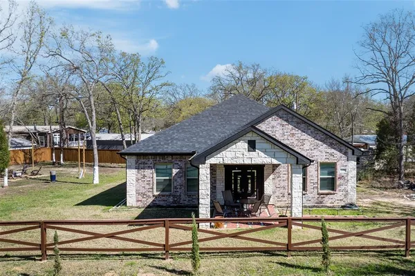 $540,000 | 236 Las Cruces, Malakoff, TX 75148