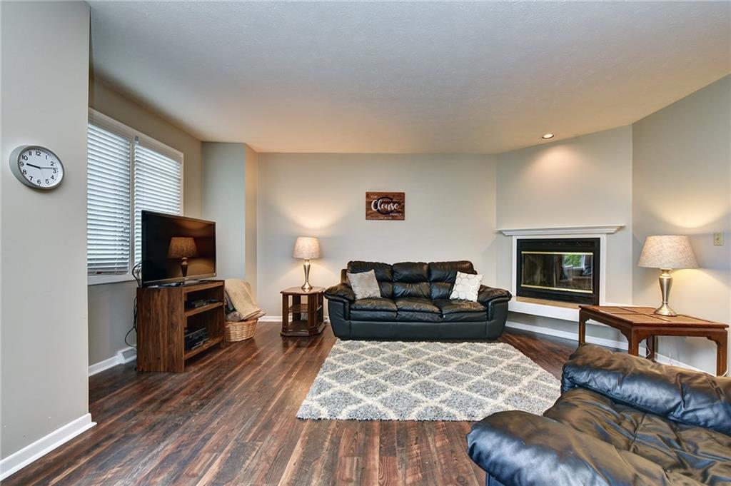 413 Spring Run Drive Monroeville, PA 15146 - Photo 3 of 25 Gallery Image 3