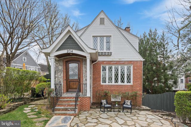 $940,000 | 204 Pine Street, Alexandria, VA 22305