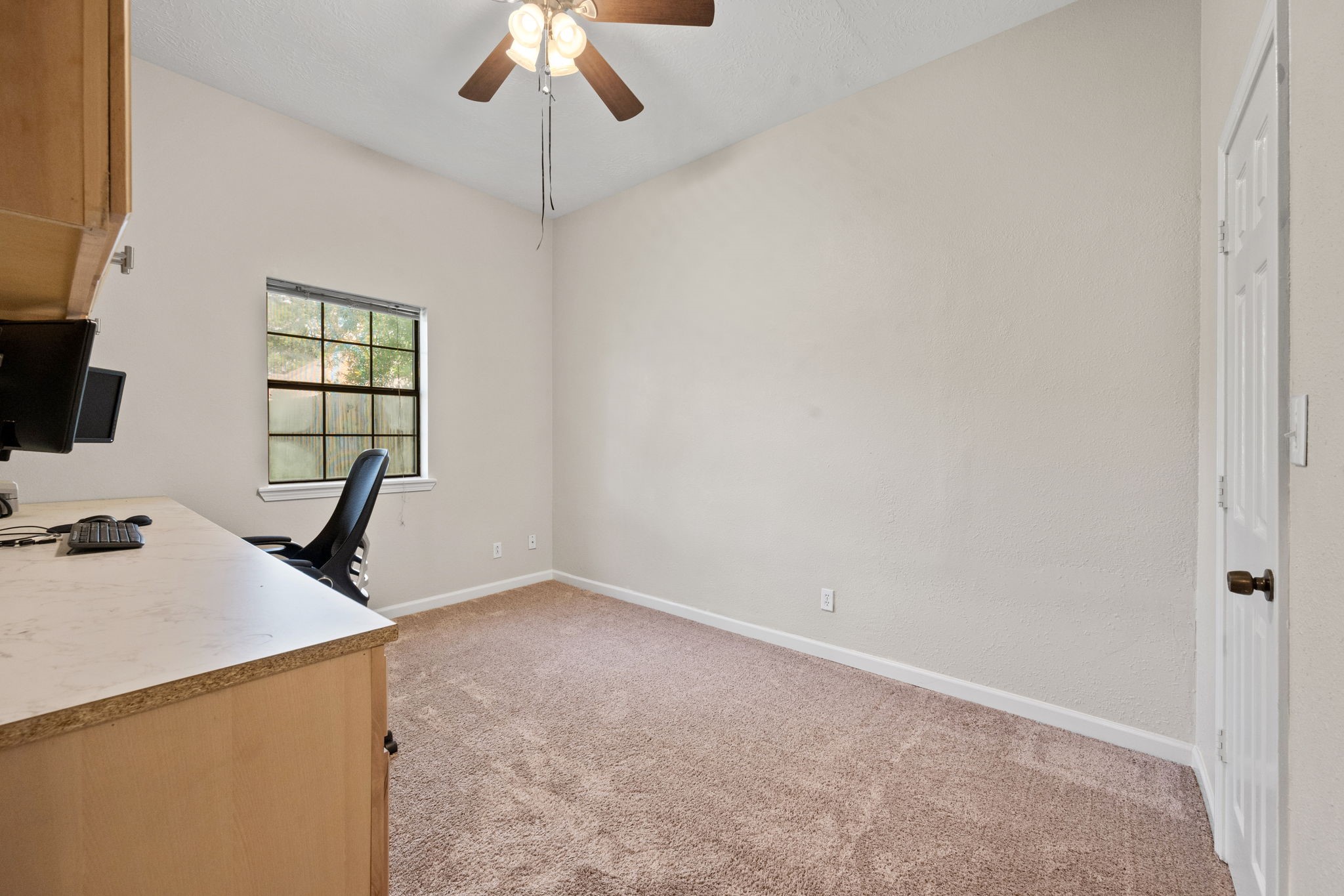 5809 Cajun Way Baytown, TX 77523 - Photo 20 of 29 a workspace with a window