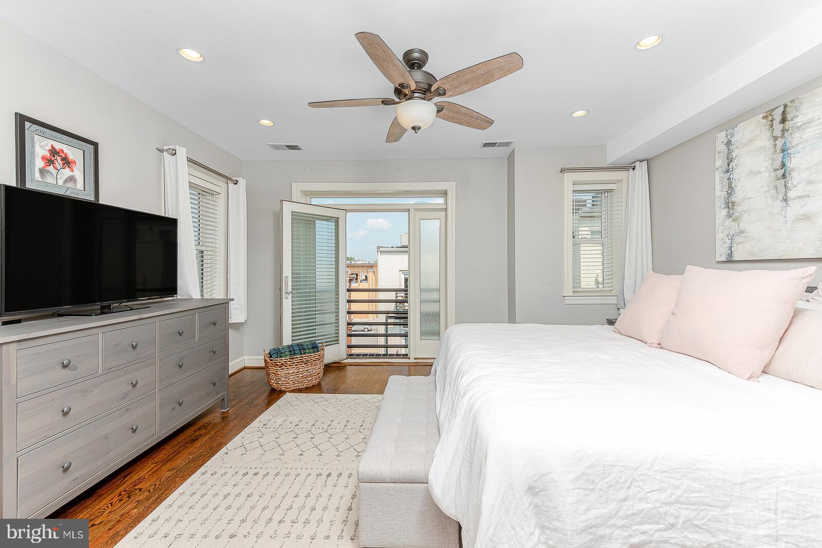 1328 Park Road Northwest, Unit H Washington, DC 20010 - Photo 11 of 18