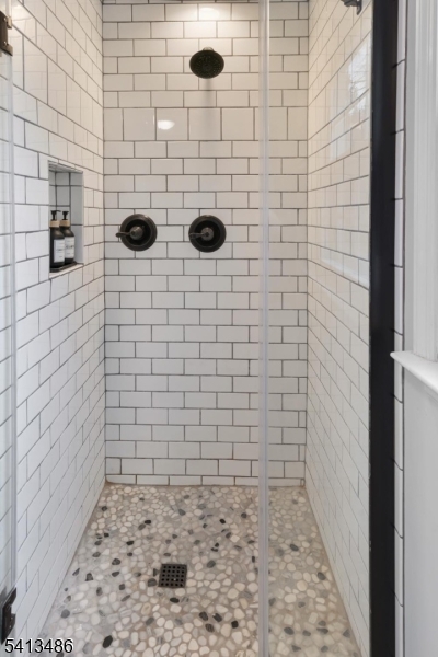 224 Swarthmore Road Linden, NJ 07036 - Photo 24 of 33 a bathroom with a shower