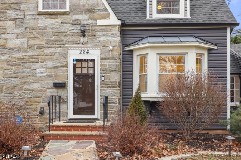 224 Swarthmore Road Linden, NJ 07036 - Photo 6 of 33 a front view of a house with a yard