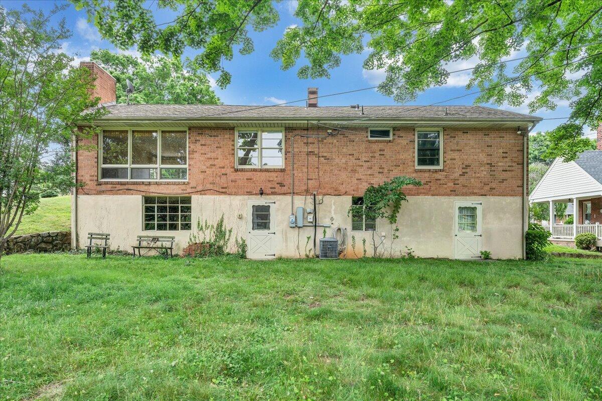 2725 Lofton Road Southwest Roanoke, VA 24015 - Photo 23 of 24 22-MIB03619-R5