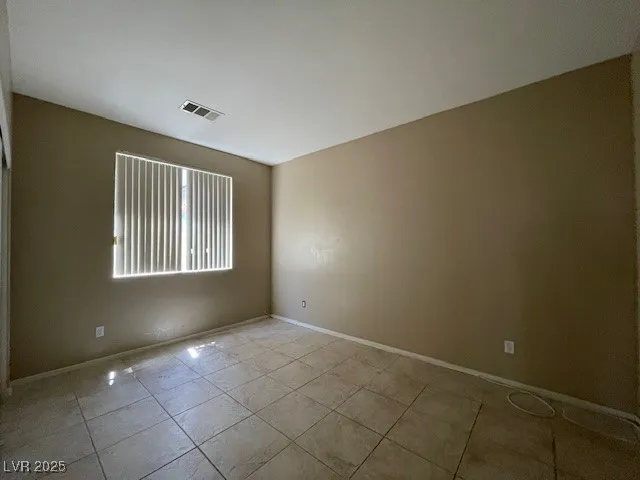 $2,100 | 926 Lloyd George Drive, Henderson, NV 89052