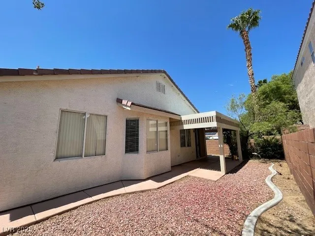 $2,100 | 926 Lloyd George Drive, Henderson, NV 89052