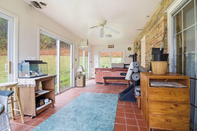 $125,000 | 3928 Happy Hollow Road, Coeburn, VA 24230