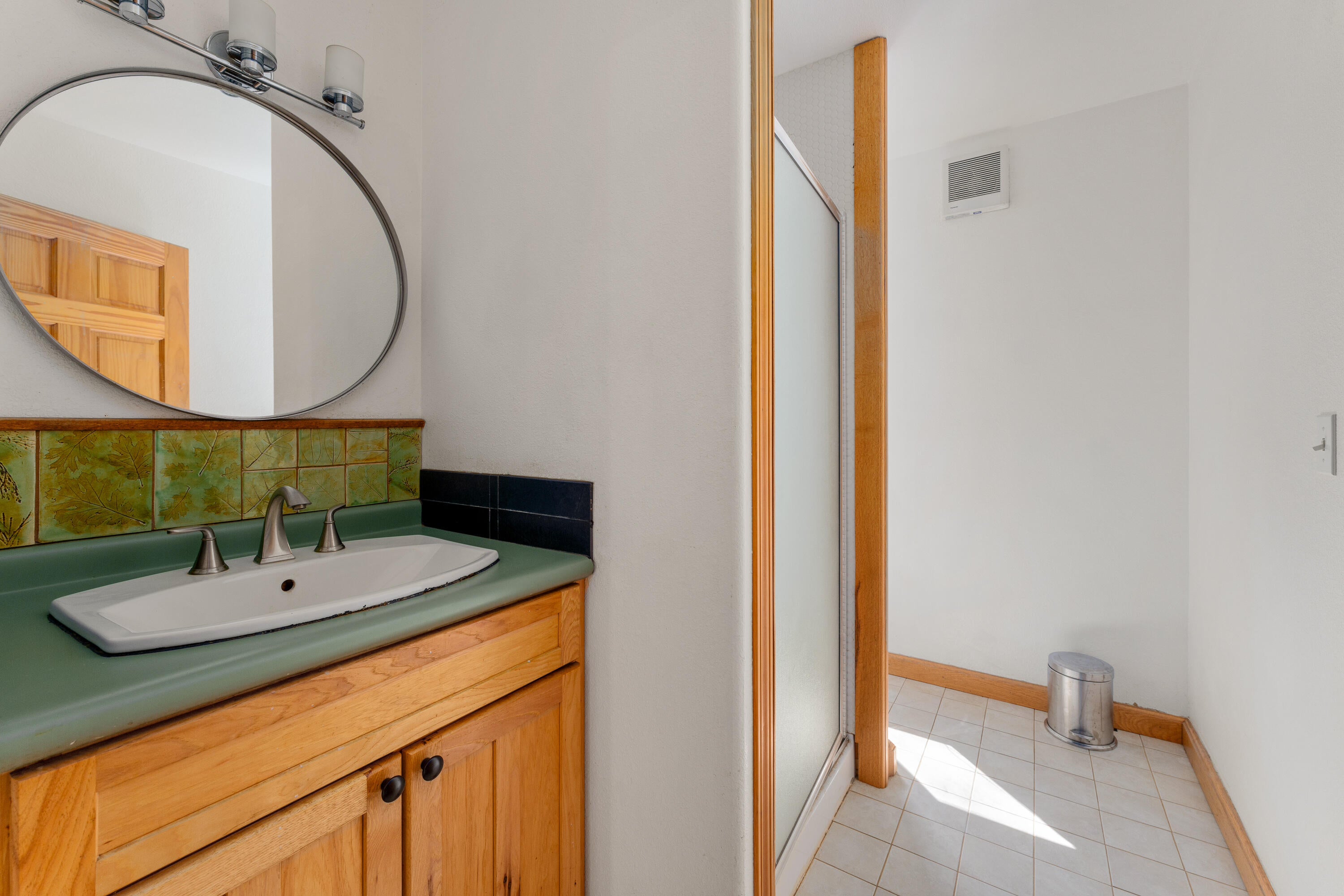 4701 Holland Loop Road Cave Junction, OR 97523 - Photo 11 of 44 INT (7 of 18)