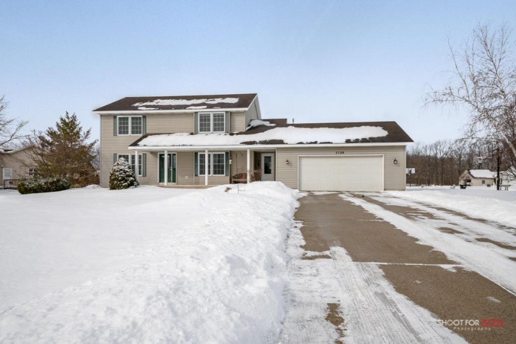 7739ParkRidgeDr.001 LoRes