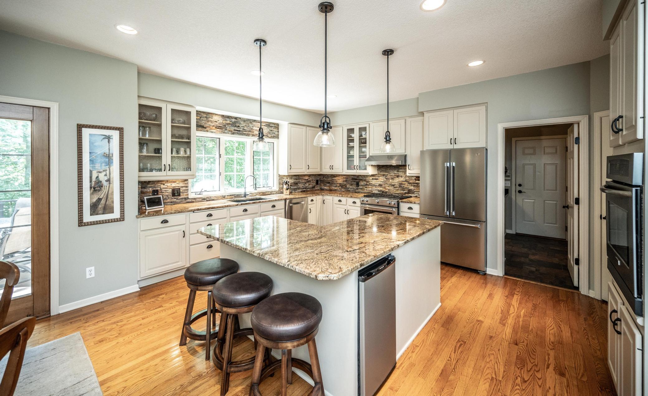 4015 Hosford Hills Road Eagan, MN 55123 - Photo 8 of 52
