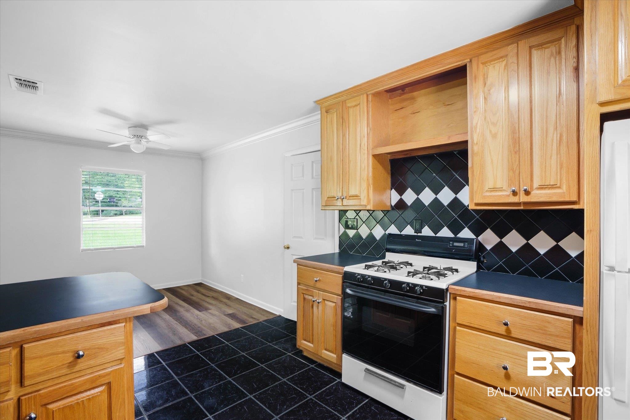 2003 Forest Oaks Drive West Mobile, AL 36618 - Photo 7 of 20