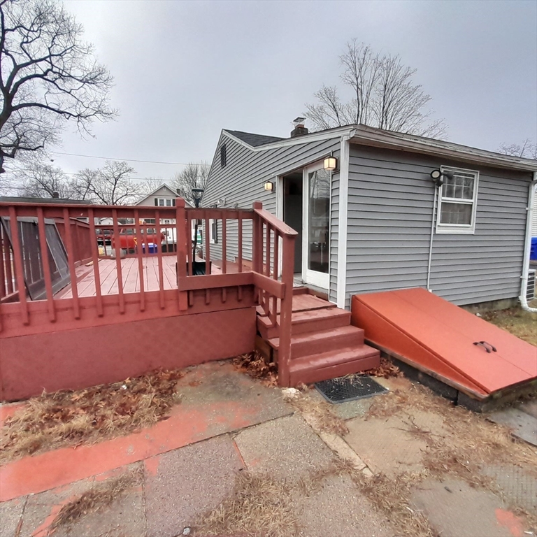 73 Lorimer Street Springfield, MA 01151 - Photo 12 of 14 Gallery Image 12