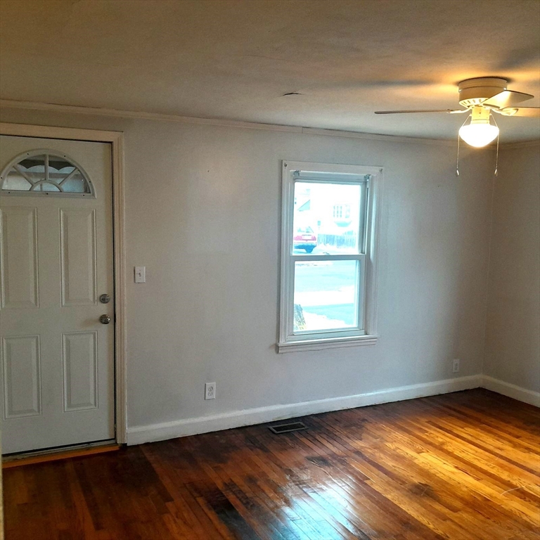 73 Lorimer Street Springfield, MA 01151 - Photo 4 of 14 Gallery Image 4