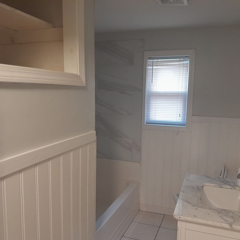 73 Lorimer Street Springfield, MA 01151 - Photo 7 of 14 Gallery Image 7