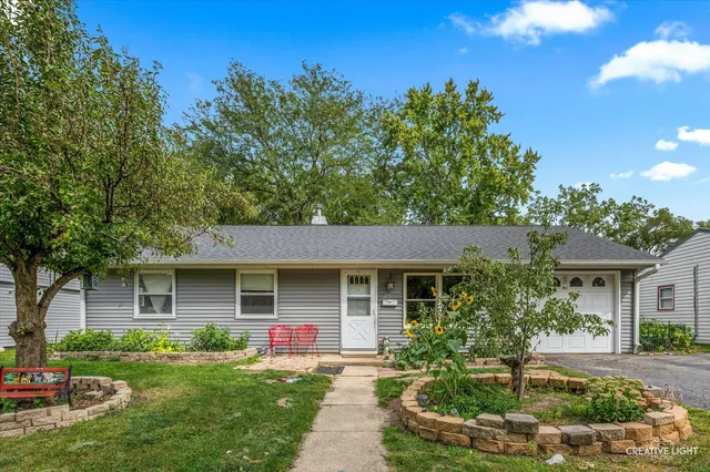 $225,000 | 1563 Cambridge Avenue, Aurora, IL 60506